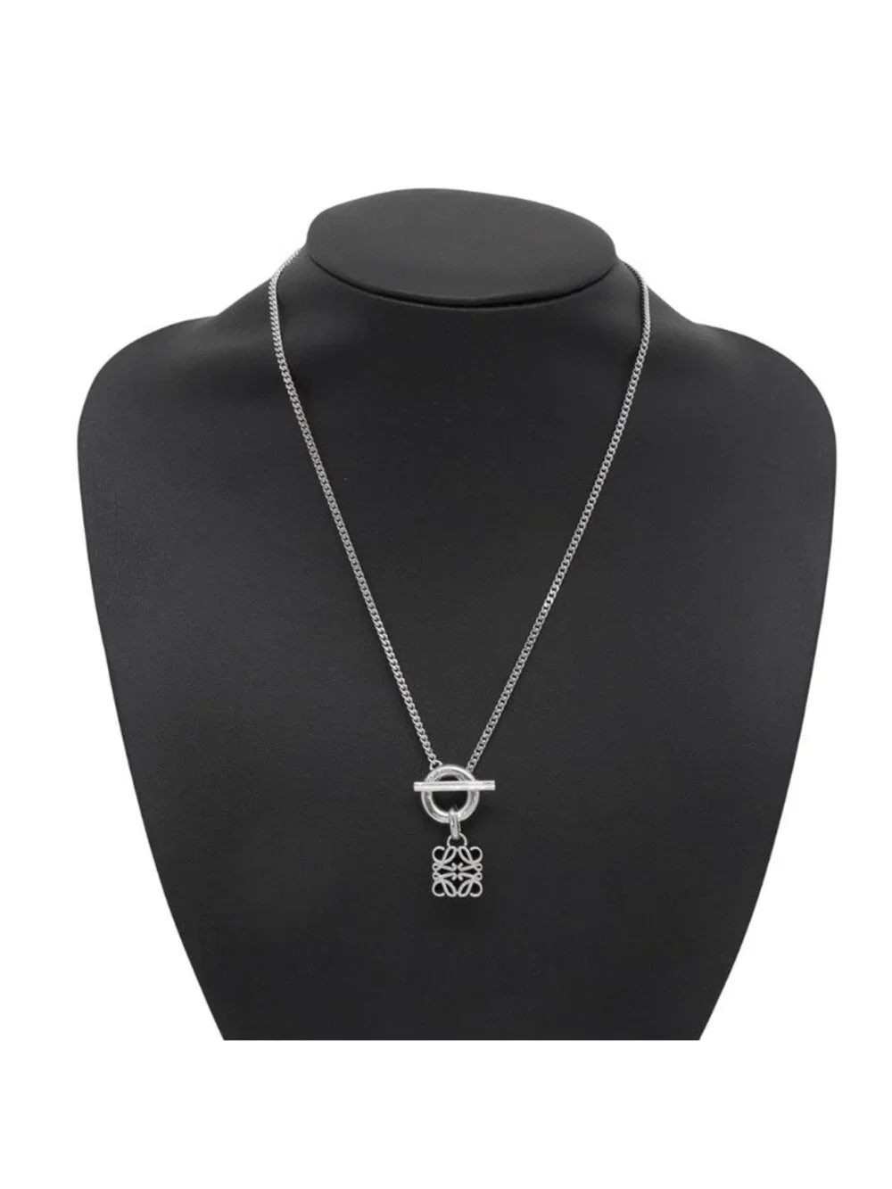 Loewe Necklace Anagram